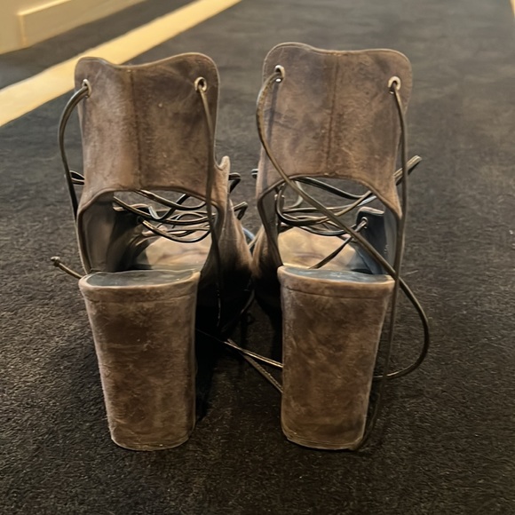 Saint Laurent grey suede stacked heel lace up shoe 39 - Picture 3 of 6